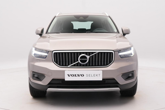 Volvo XC40 T5 RECHARGE REZERVACE