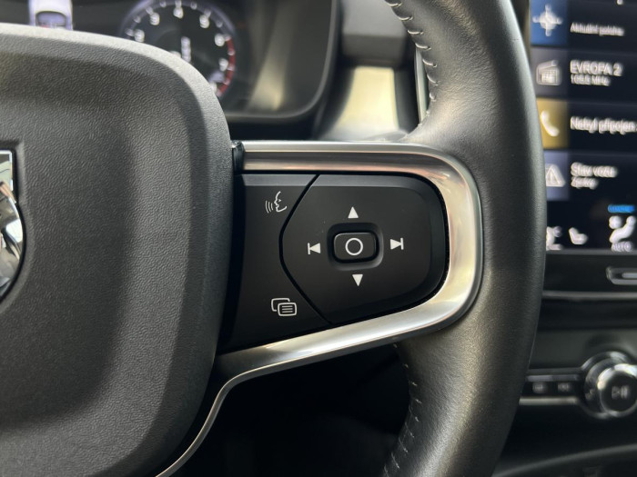 Volvo XC40 B4 MOMENTUM Aut 1.maj. 2.0 Momentum