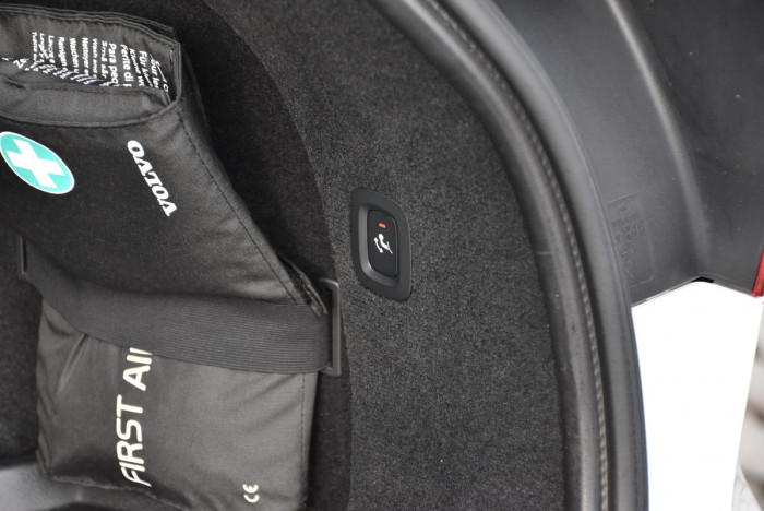 Volvo V90 CC D4 AWD ADVANCED REZERVACE 2.0 d CC CC