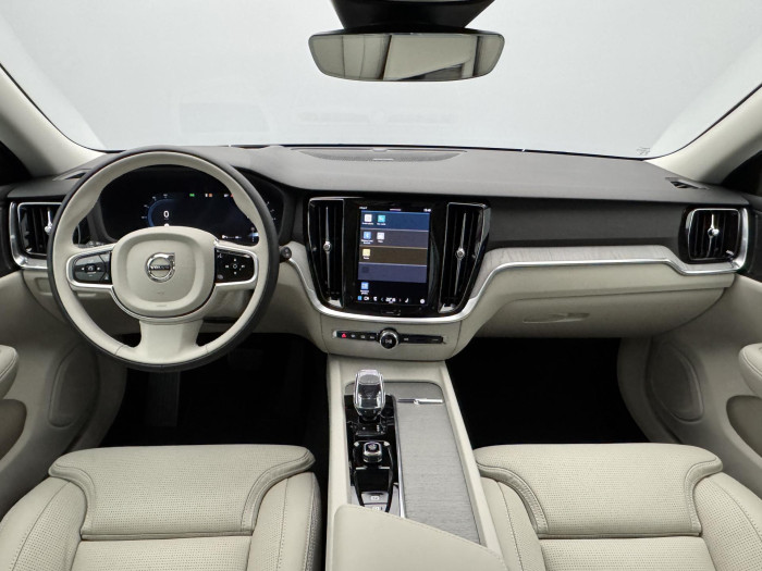Volvo V60 B4 AUT DARK PLUS