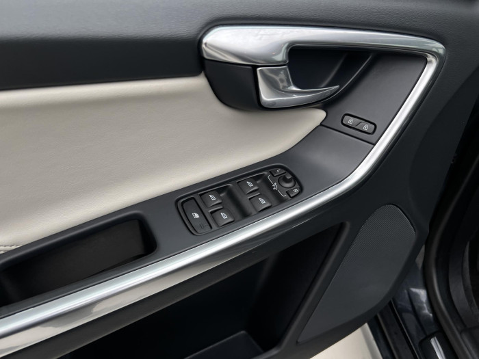 Volvo XC60 D4 AWD MOMENTUM AUT 2.4 d Momentum