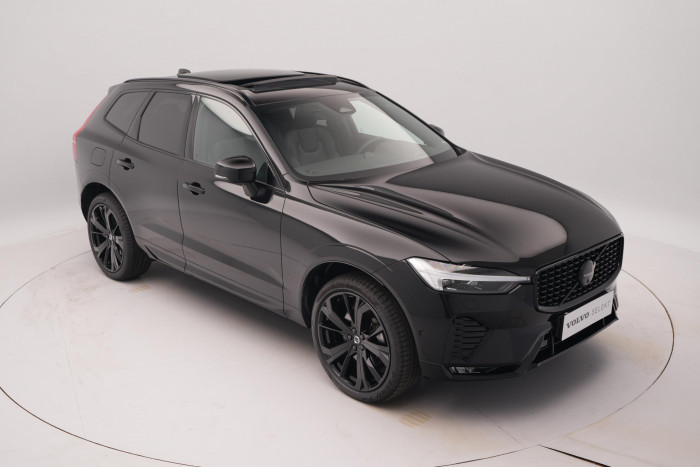 Volvo XC60 B5 AWD ULTIMATE REZERVACE