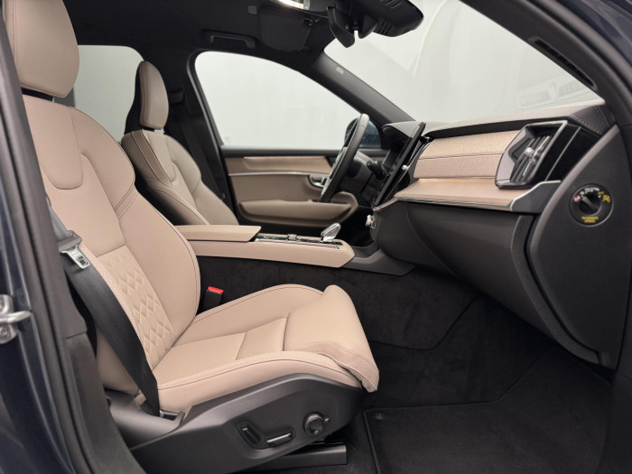 Volvo XC90 T8 AWD RECHARGE CZ REZERVACE