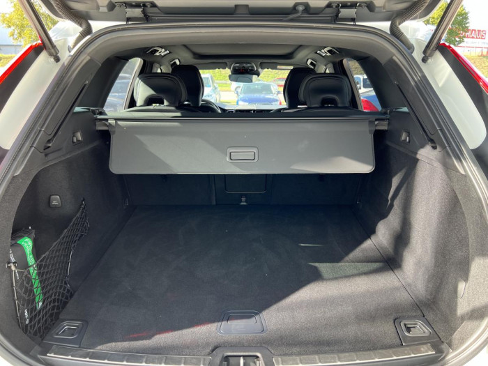 Volvo XC60 B5 AWD R-DESIGN Aut 1.maj.
