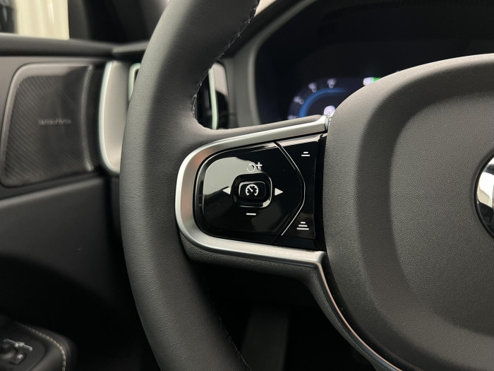 Volvo XC60 T6 AWD RECHARGE BLACK EDITION 2.0 Edition