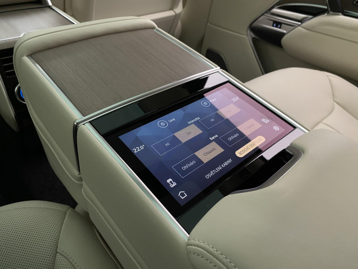 Land Rover Range Rover D350 AUTOBIOGRAPHY LWB 3.0 d