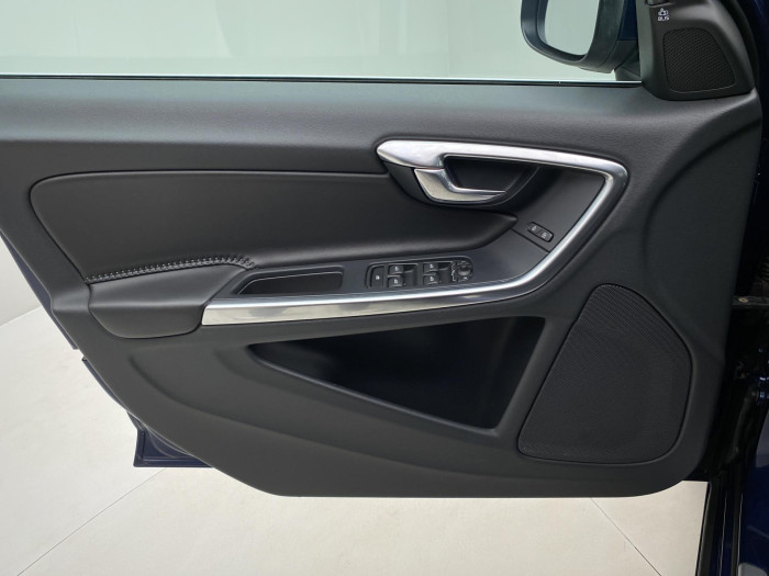 Volvo V60 D5 VOLVO OCEAN RACE AUT CZ 2.4 d