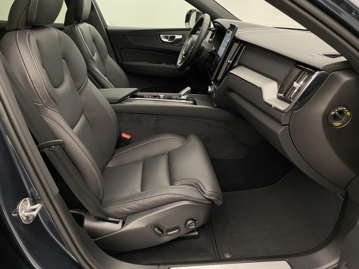 Volvo XC60 B5 AWD AUT PLUS BLACK EDITION