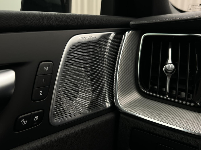 Volvo XC60 B5 AWD ULTRA BLACK EDITION AUT 2.0 Edition