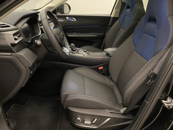 Lynk & Co 01 PHEV DCT AUT REZERVACE