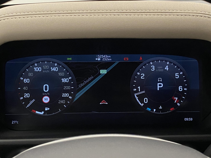 Land Rover Defender P400 SE AWD AUT REZERVACE 3.0 SE