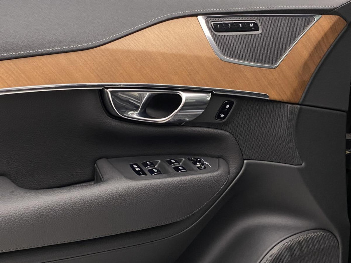 Volvo XC90 T8 AWD INSCRIPTION REZERVACE