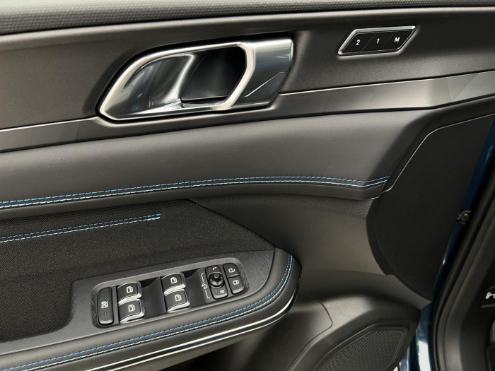 Lynk & Co 01 PHEV DCT AUT 1.maj.