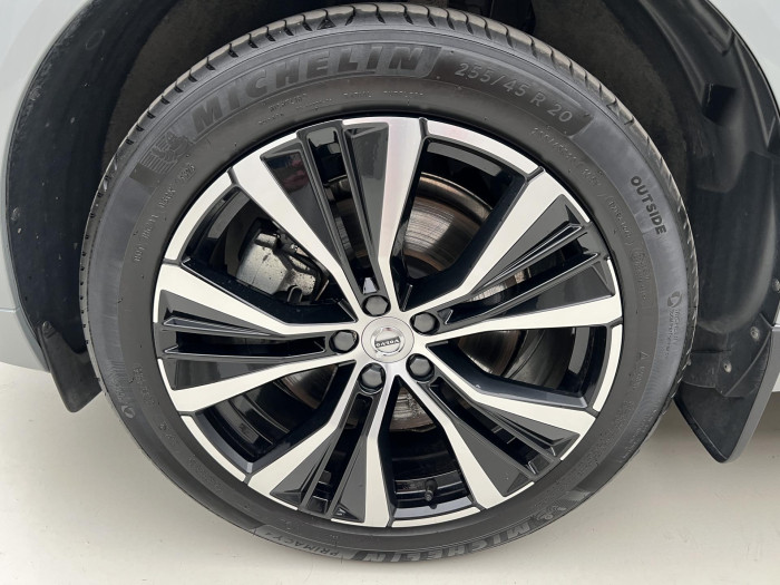 Volvo XC60 B4 AWD PLUS DARK AUT 1.maj.