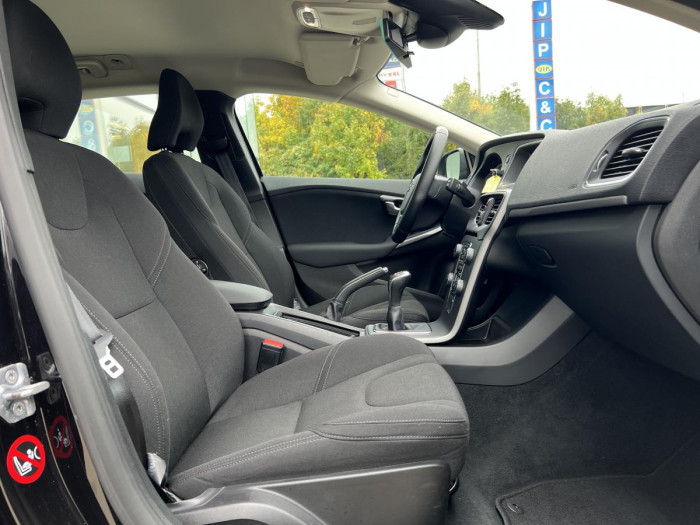 Volvo V40 D2 NAVIGACE 1.maj. 2.0 d