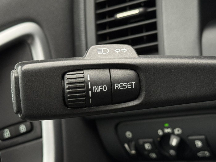 Volvo XC60 D5 AWD MOMENTUM AUT CZ 2.4 d Momentum