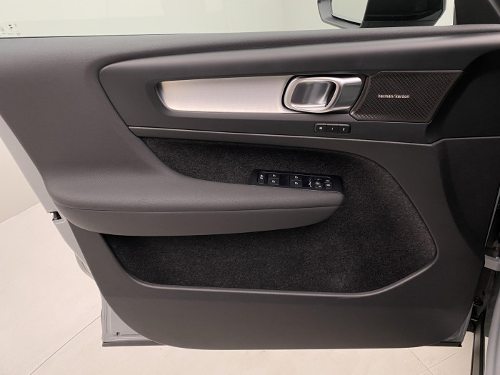 Volvo XC40 B3 AUT DARK PLUS