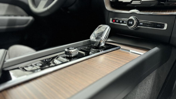 Volvo XC60 B6 AWD INSCRIPTION REZERVACE