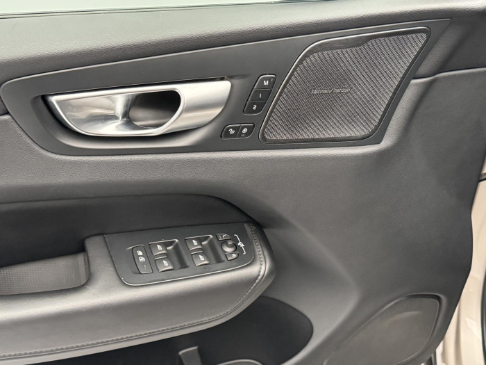 Volvo XC60 B4 AWD PLUS DARK AUT 1. maj