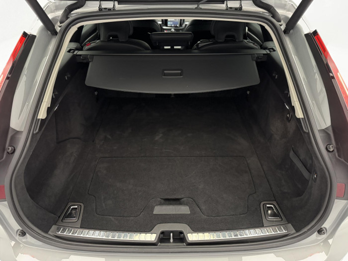 Volvo V90 T6 AWD RECHARGE PLUS DARK AUT