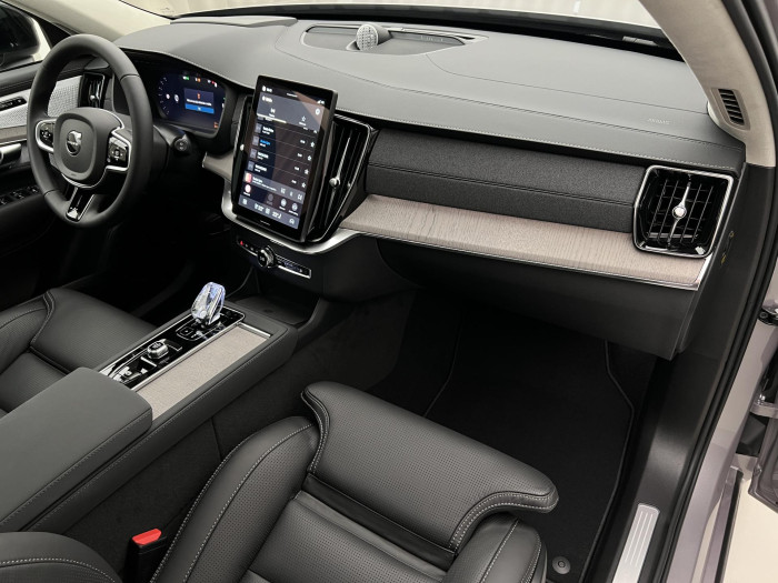 Volvo XC90 T8 AWD RECHARGE DARK ULTRA AUT