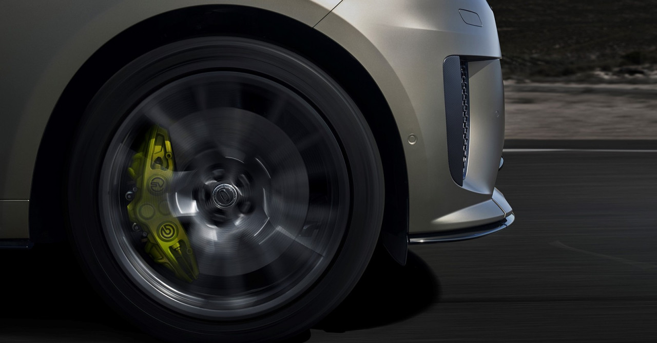 Výkon brzd Range Roveru Sport SV nastavuje nové standardy