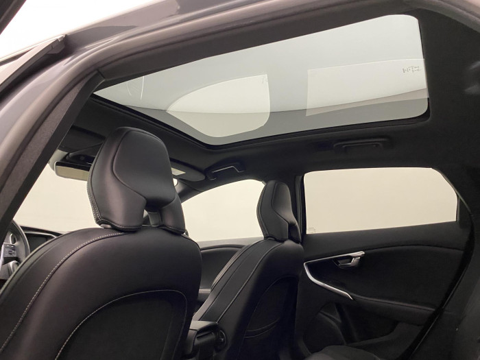 Volvo V40 T3 R-DESIGN AUT