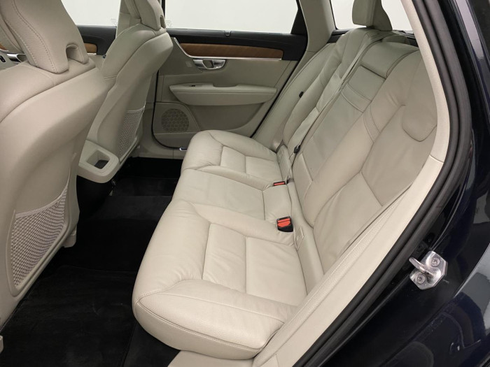 Volvo V90 D4 INSCRIPTION AUT REZERVACE 2.0 d