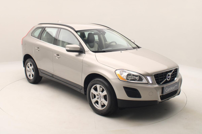 Volvo XC60 D3 MOMENTUM NAVIGACE MAN. 2.0 d Momentum