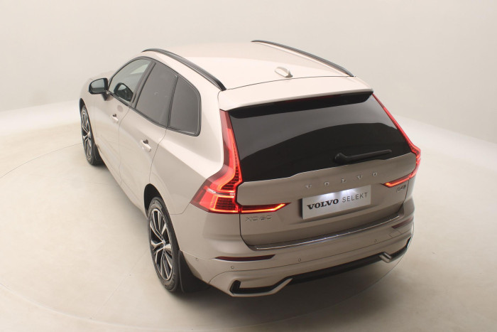 Volvo XC60 B4 AWD PLUS DARK AUT 1.maj