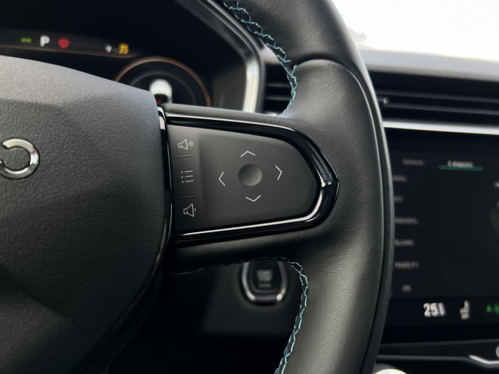 Lynk & Co 01 PHEV DCT Aut 1.maj.