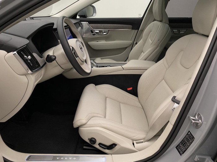 Volvo V90 CC B4 AWD ULTIMATE CZ 1.maj 2.0 CC CC