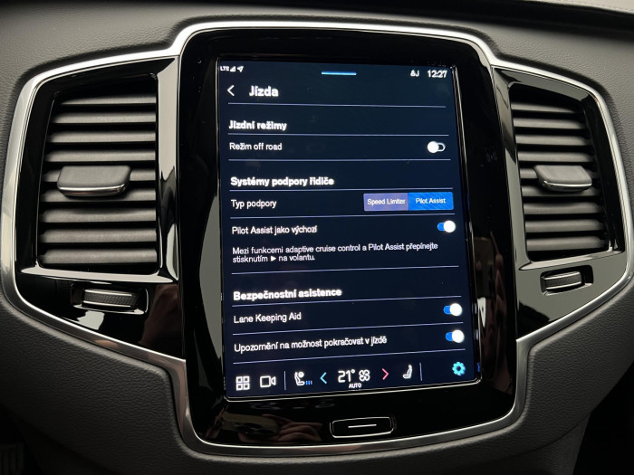 Volvo XC90 B5 AWD PLUS DARK 7MÍST AUT CZ