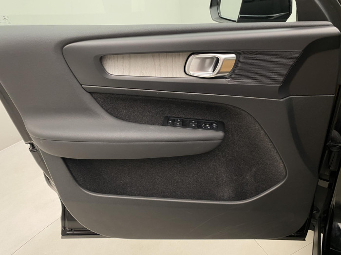 Volvo XC40 B4 AWD INSCRIPTION AUT CZ