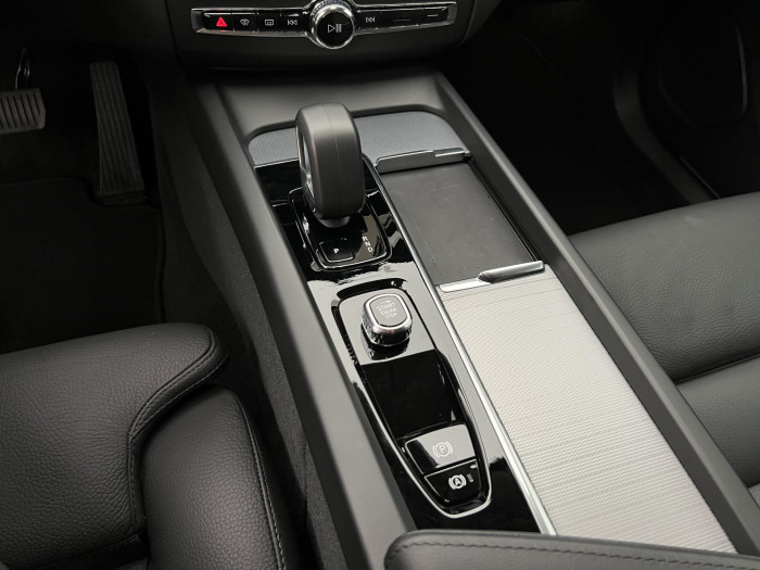 Volvo XC60 B5 AWD PLUS DARK AUT 1.maj.