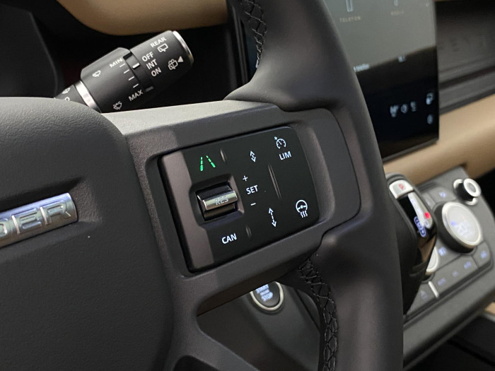 Land Rover Defender 110 D300 X-D HSE REZERVACE 3.0 d d