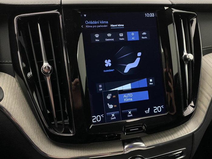 Volvo XC60 T5 AWD INSCRIPTION REZERVACE