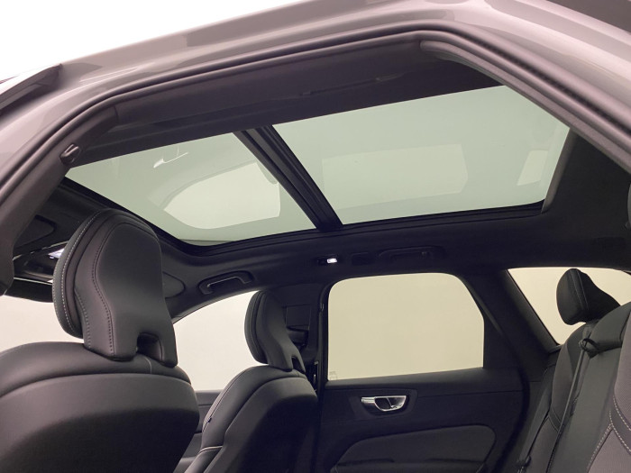 Volvo XC60 T6 AWD PLUG-IN DARK PLUS AUT