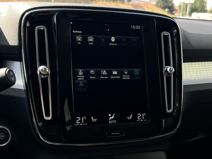 Volvo XC40 B4 AWD MOMENTUM Aut REZERVACE 2.0 Momentum