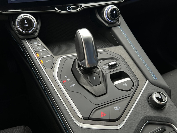 Lynk & Co 01 PHEV DCT 1.maj.