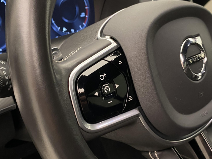 Volvo XC90 B5 AWD R-DESIGN AUT CZ