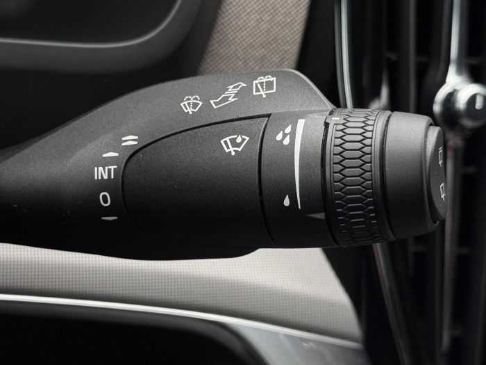 Volvo XC90 B5 AWD CORE AUT CZ 1.maj