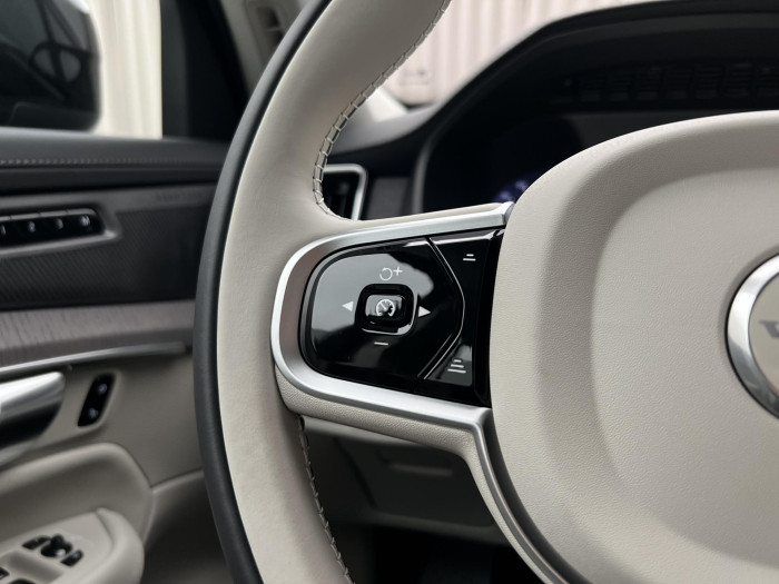 Volvo XC90 B5 AWD DARK PLUS AUT