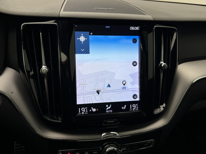 Volvo XC60 T4 R-DESIGN AUT