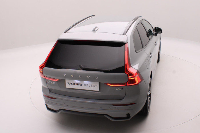 Volvo XC60 B5 AWD PLUS DARK AUT CZ 1.maj