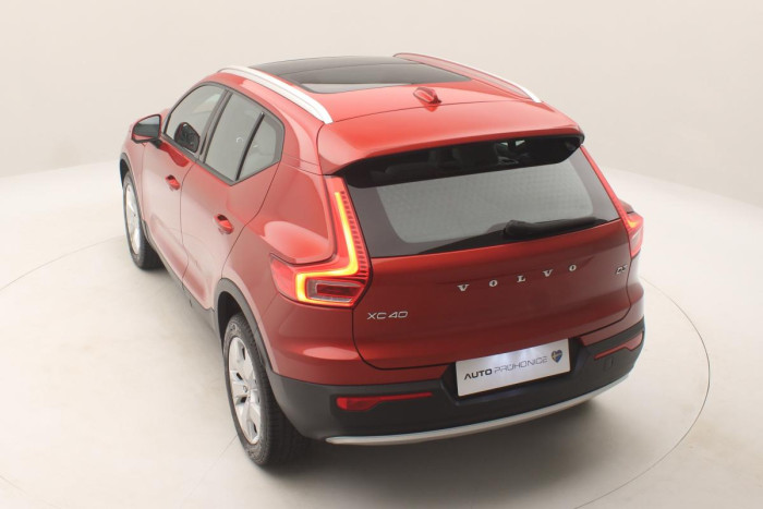 Volvo XC40 D3 MOMENTUM AUT REZERVACE 2.0 d Momentum