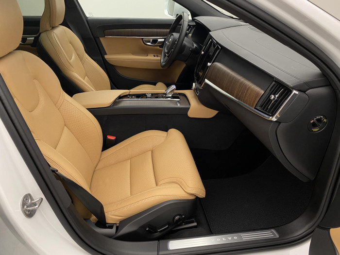 Volvo V90 CC B4 AWD ULTIMATE AUT CZ 2.0 CC CC