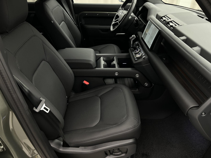 Land Rover Defender 110 D300 X-DYNAMIC SE AWD Aut 3.0 d Dynamic SE