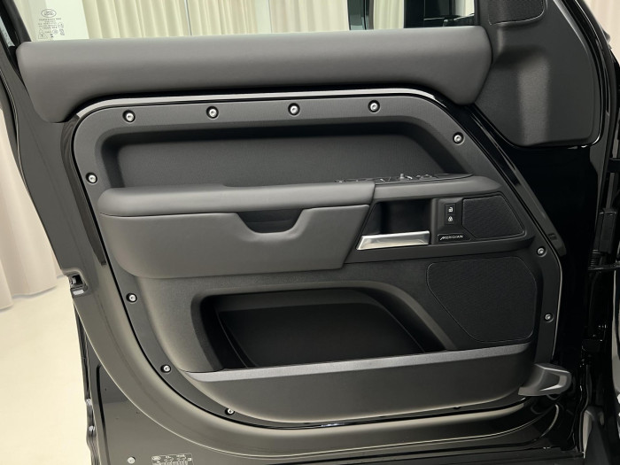 Land Rover Defender 110 D250 X-DYNAMIC SE AWD Aut 3.0 d Dynamic SE