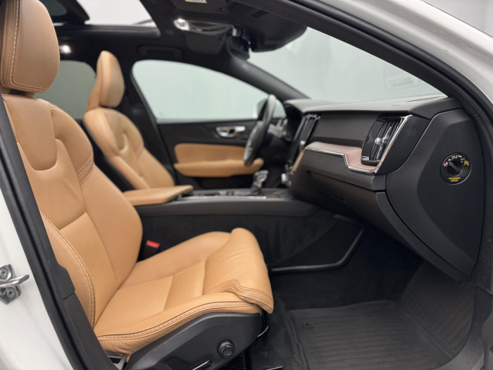 Volvo V60 CC T5 AWD PRO AUT CZ 2.0 CC CC